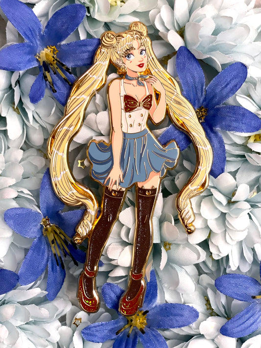 Usagi Pinup In Hand Sale